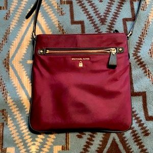Micheal Kors cross body purse